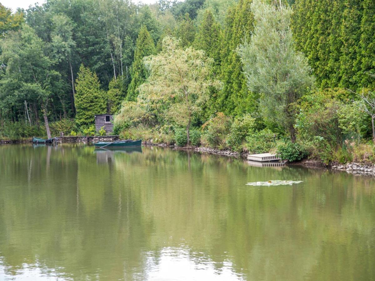 Comfy Houseboat In Florennes Next To The Forest Zewnętrze zdjęcie