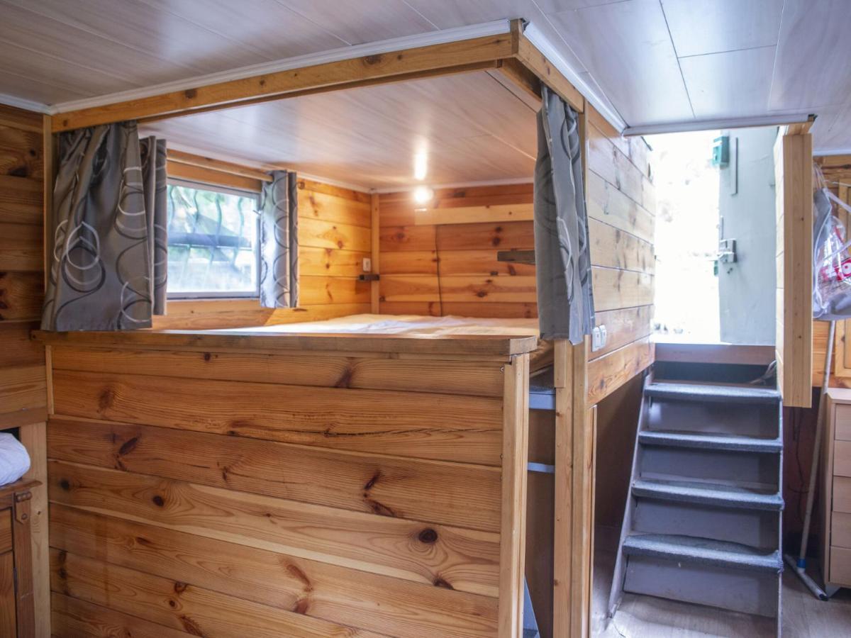 Comfy Houseboat In Florennes Next To The Forest Zewnętrze zdjęcie